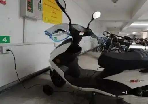 电车充电充满后一直不拔有影响吗905