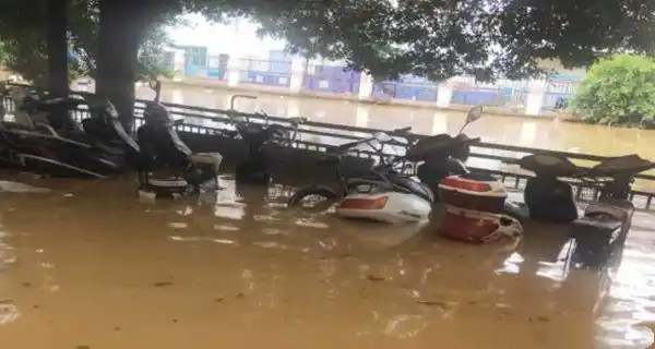 电车能淋雨吗有影响吗4422