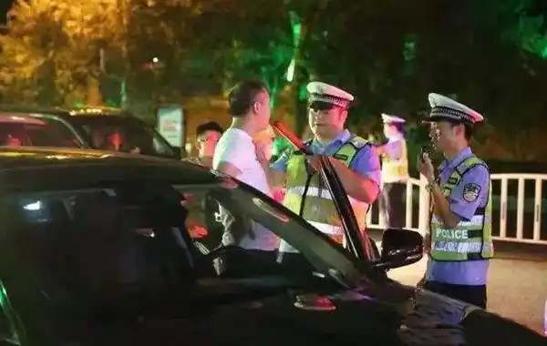 初次酒驾如何不用扣证六个月2099