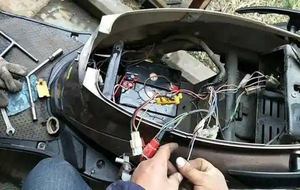 车子开着突然卡顿一下怎么回事9774