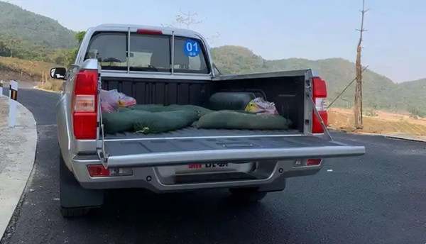 被车挡住了没有电话怎么办7838