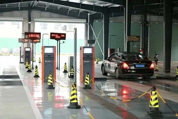 小轿车多久年检一次车9933