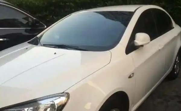 车漆摸上去不光滑很粗糙什么原因5625