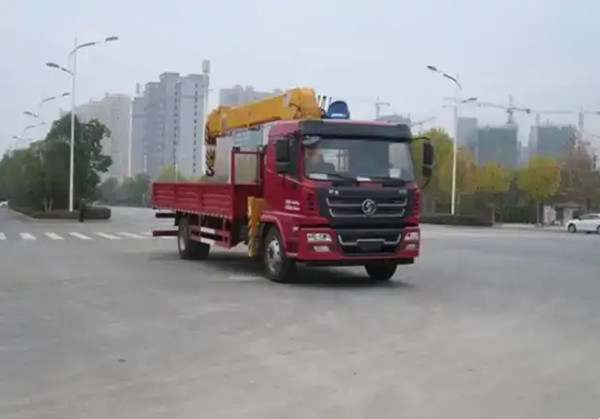 货车跑起来一跳一跳的是什么原因8849
