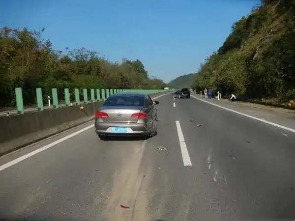上高速要几年驾照才能开7690